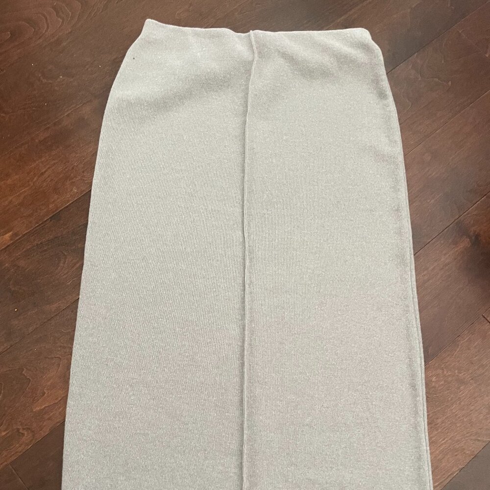Zara NEVER Worn- Gray Knit Midi Skirt